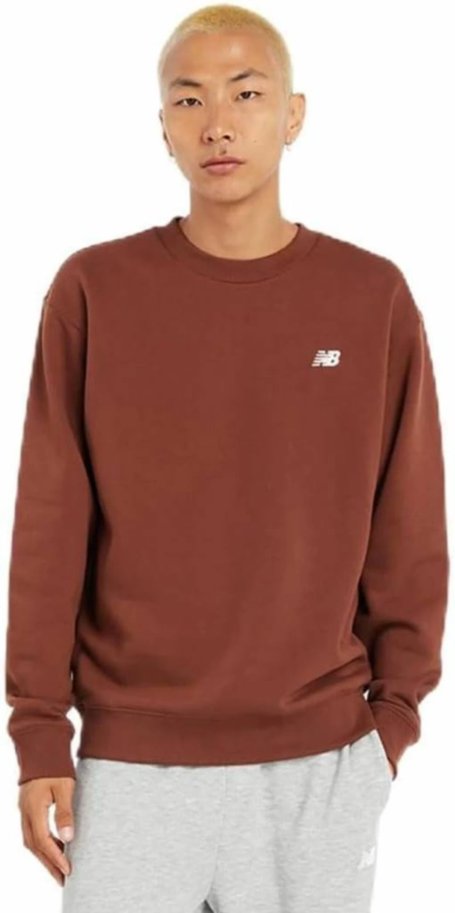 New Balance Men's Essential Fleece Crewneck Sweatshirt - Sporty & Comfortable Pullover for Active Lifestyle