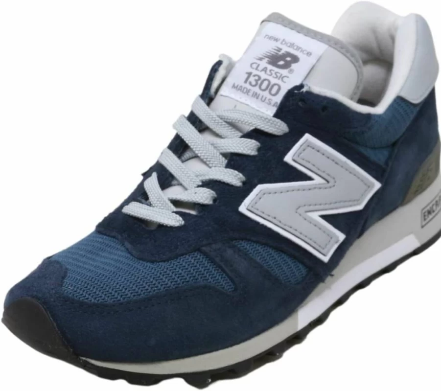 New Balance Men's Softball Training Shoes for Enhanced Performance & Comfort