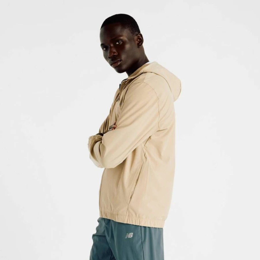 New Balance Men's Lightweight Woven Full-Zip Jacket with Breathable Fabric for Athletic Wear