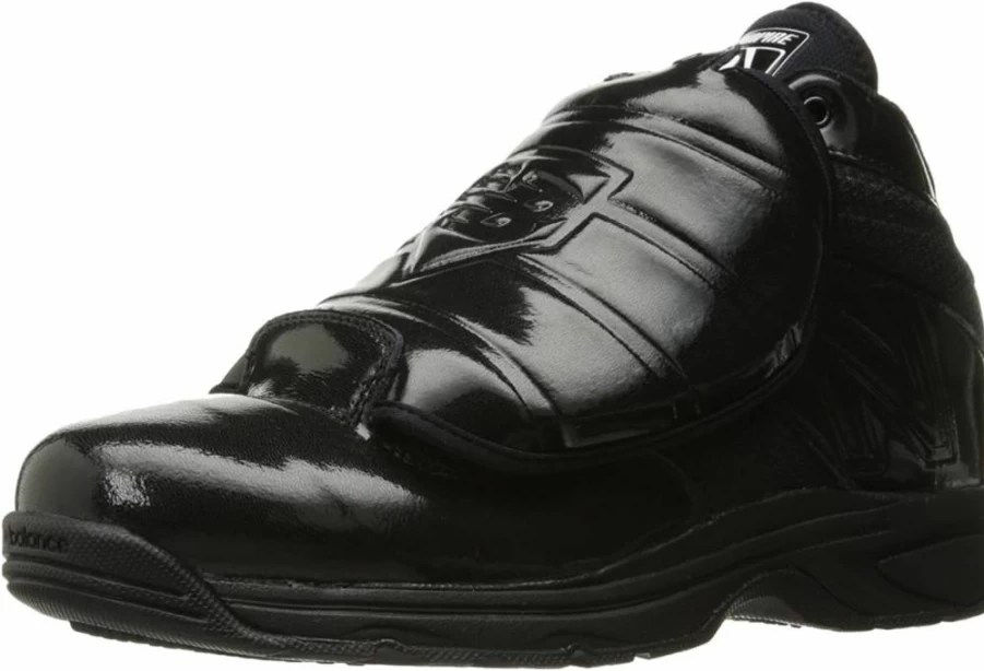 New Balance Men's Umpire Baseball Cleats for Training & Games - Lightweight & Durable