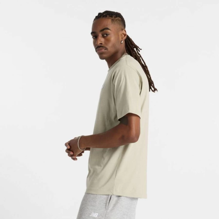 New Balance Men's Essential Cotton Sport T-Shirt - Comfortable Athletic Tee for Active Lifestyle