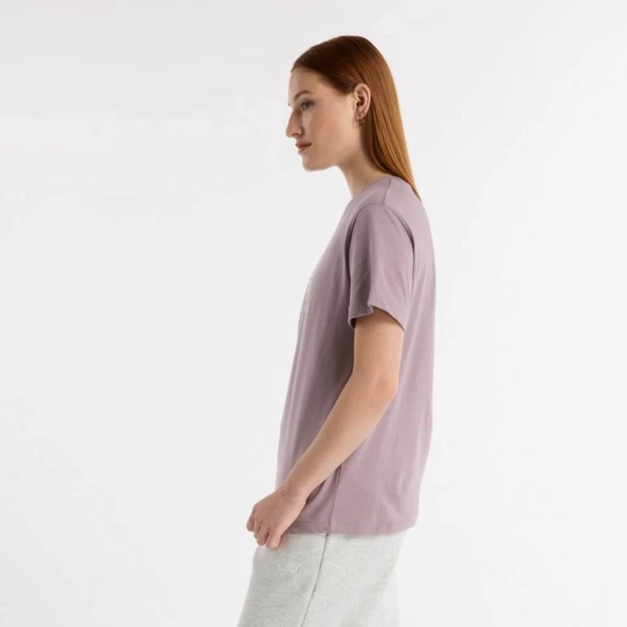 New Balance Women's Essential Logo T-Shirt - Sporty Comfort & Style